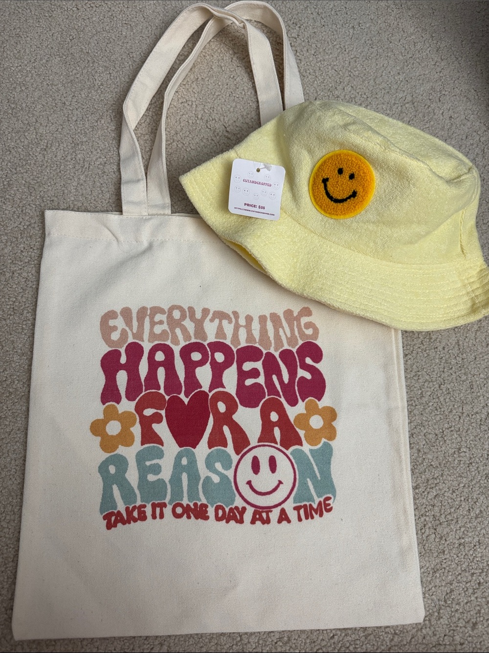 CUTANDCROPPED Smiley Face Bucket Hat and Tote set NEW - Picture 11 of 14